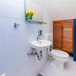 펜션 Family Four Bedroom With Pool 믈리니