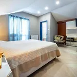 펜션 Family Four Bedroom With Pool