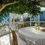Family Four Bedroom With Pool * 믈리니