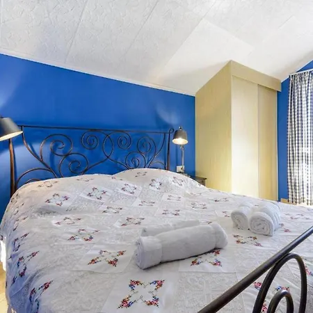 Family Four Bedroom With Pool Holiday home