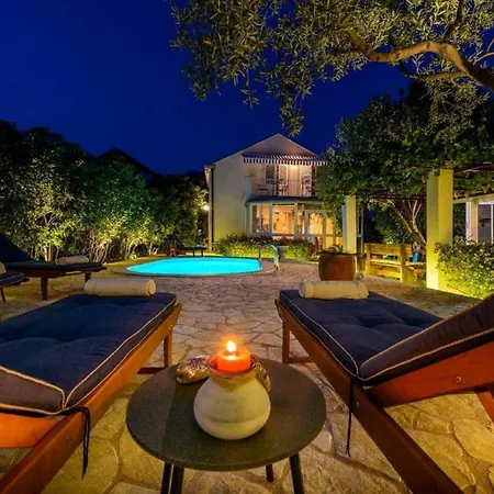 Holiday home Family Four Bedroom With Pool