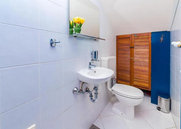Vakantiehuis Family Four Bedroom With Pool Mlini