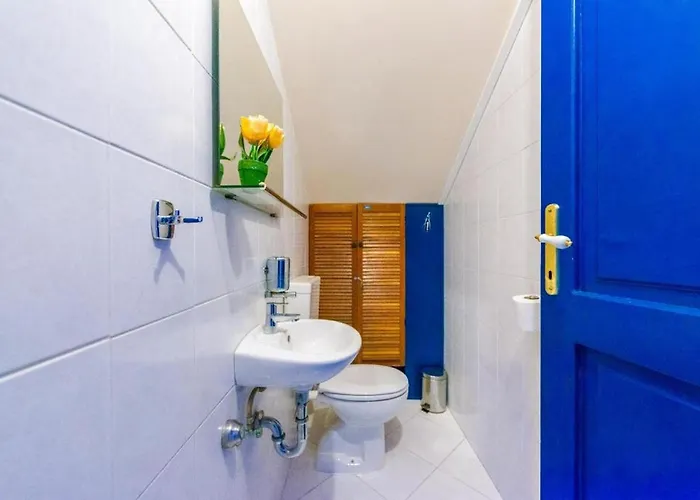 Vakantiehuis Family Four Bedroom With Pool