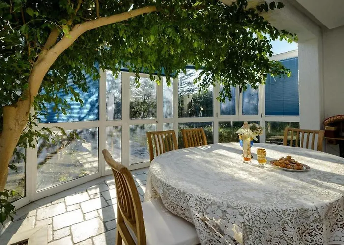 Family Four Bedroom With Pool * Mlini