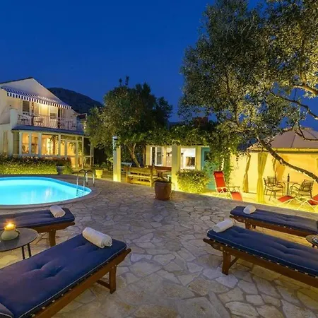 Family Four Bedroom With Pool