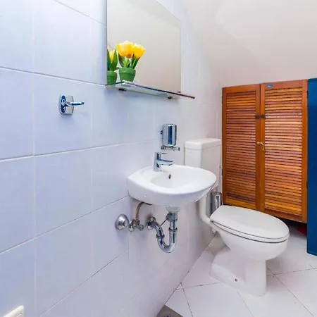 Hébergement de vacances Family Four Bedroom With Pool Mlini