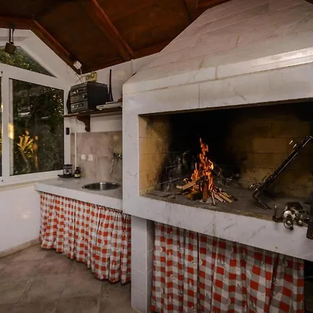 Family Four Bedroom With Pool *