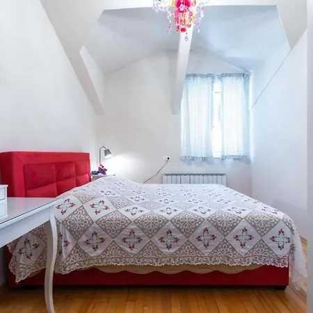 Family Four Bedroom With Pool Mlini