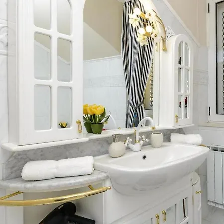 Family Four Bedroom With Pool * Mlini