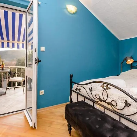 Family Four Bedroom With Pool Hébergement de vacances *