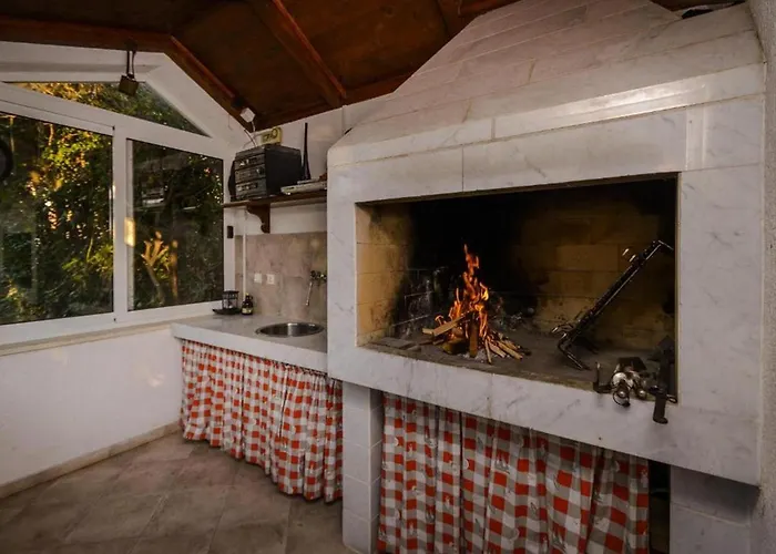 Family Four Bedroom With Pool *