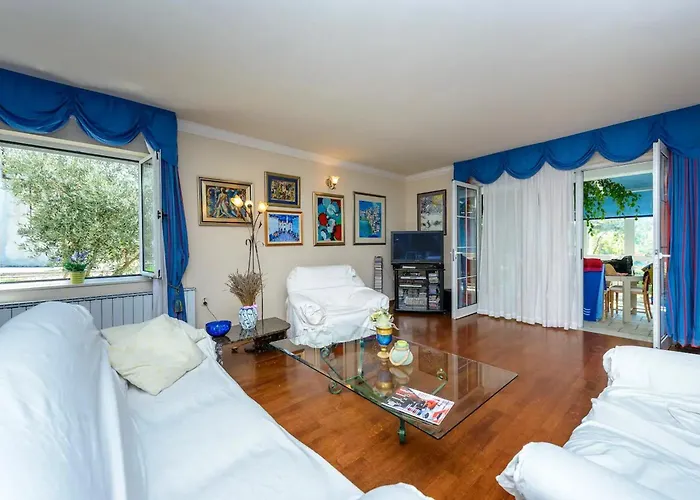 Family Four Bedroom With Pool